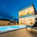 Lele - Peace, Mountain & Sea View, Heated Pool Novigrad (Dalmatia)