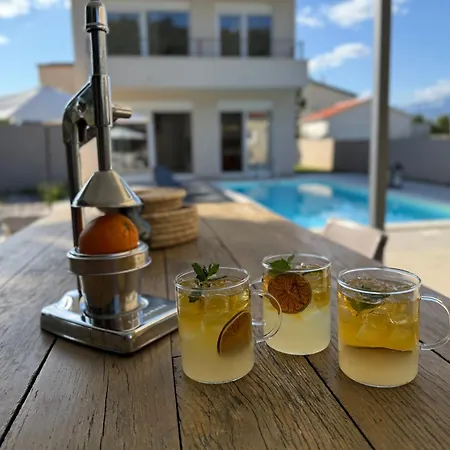 فيلة Lele - Peace, Mountain & Sea View, Heated Pool Novigrad (Dalmatia)