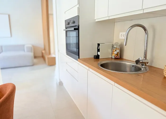 Lele - Peace, Mountain & Sea View, Heated Pool فيلة