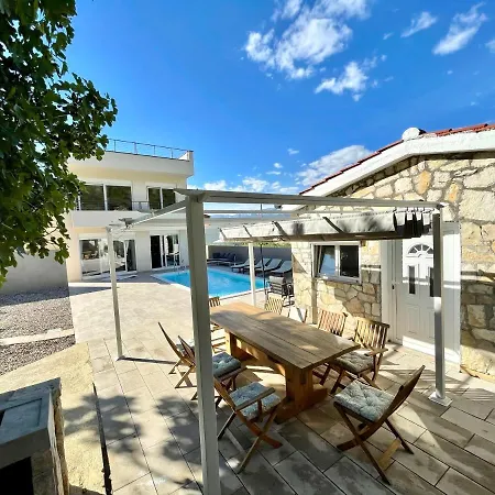 Villa Lele - Peace, Mountain & Sea View, Heated Pool Novigrad (Dalmatia)
