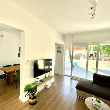 Villa Lele - Peace, Mountain & Sea View, Heated Pool *