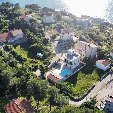 Lele - Peace, Mountain & Sea View, Heated Pool Novigrad (Dalmatia)
