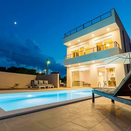 Lele - Peace, Mountain & Sea View, Heated Pool Novigrad (Dalmatia)