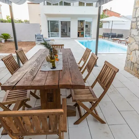 Lele - Peace, Mountain & Sea View, Heated Pool