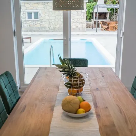 Lele - Peace, Mountain & Sea View, Heated Pool
