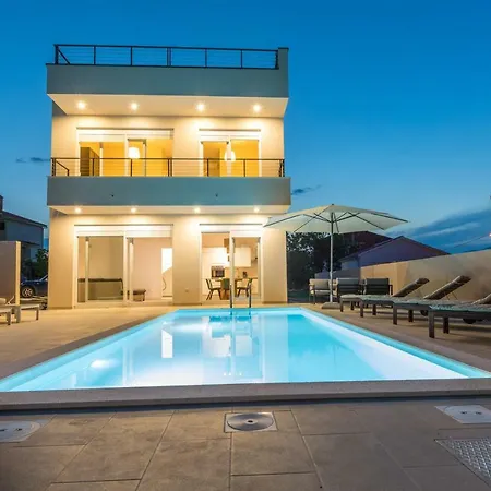 Lele - Peace, Mountain & Sea View, Heated Pool Novigrad (Dalmatia)