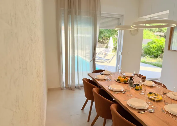 Lele - Peace, Mountain & Sea View, Heated Pool Willa Novigrad (Dalmatia)