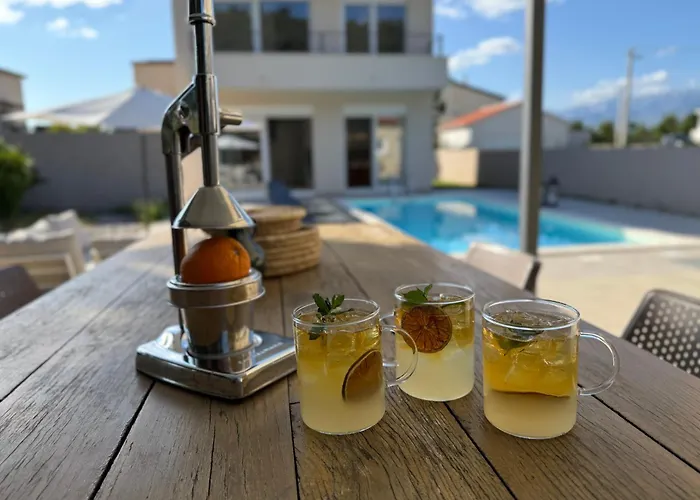 Willa Lele - Peace, Mountain & Sea View, Heated Pool Novigrad (Dalmatia)