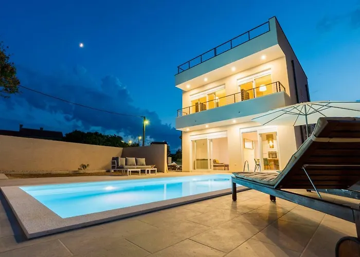 Lele - Peace, Mountain & Sea View, Heated Pool Novigrad (Dalmatia)